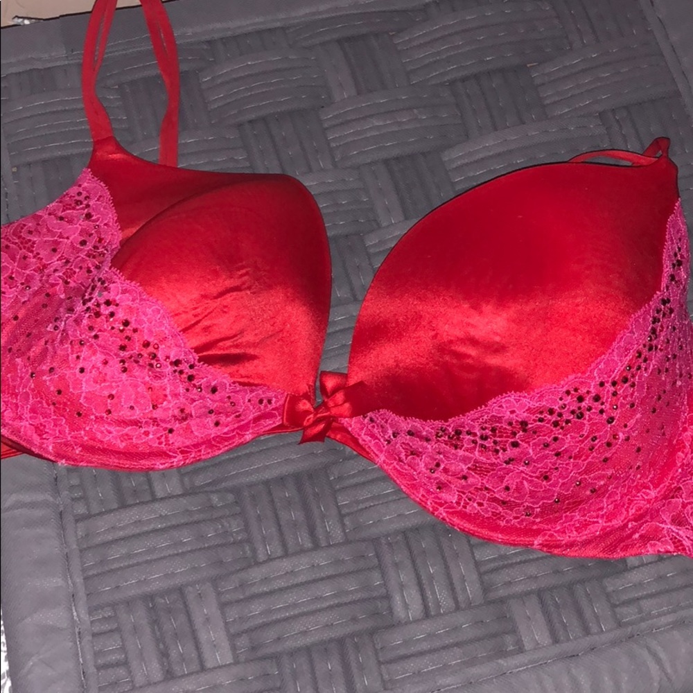 Victoria’s Secret push-up bra